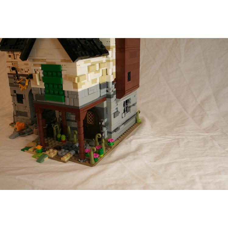 MOC-66732 Medieval Customs House