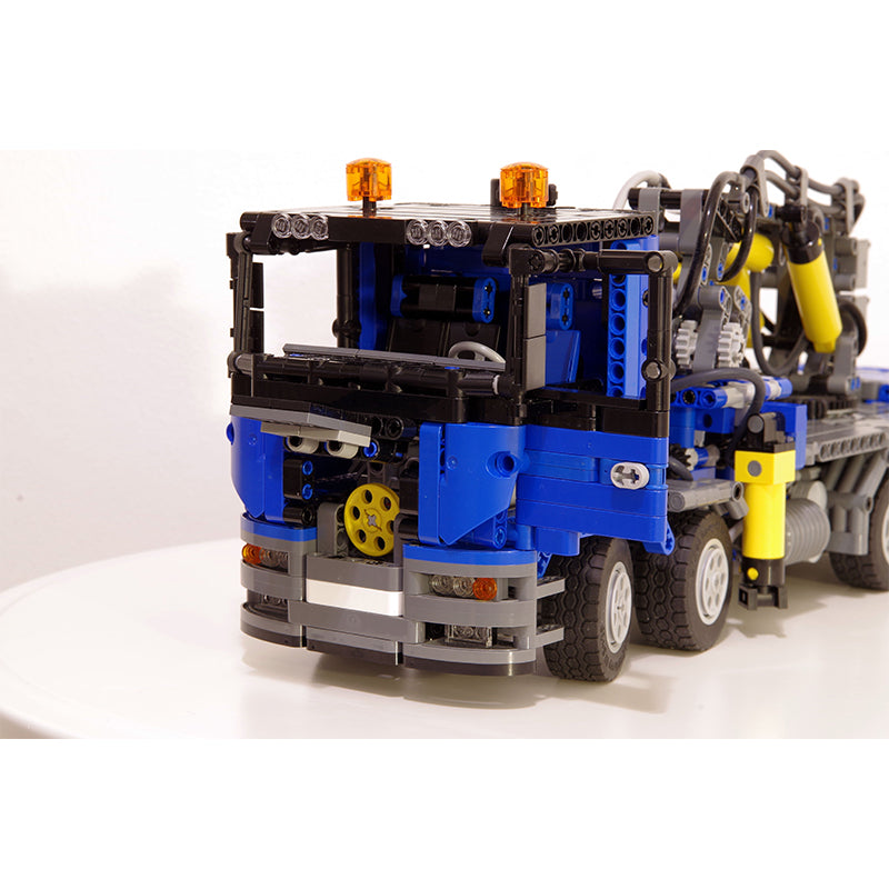MOC-10801 Truck with pneumatic crane