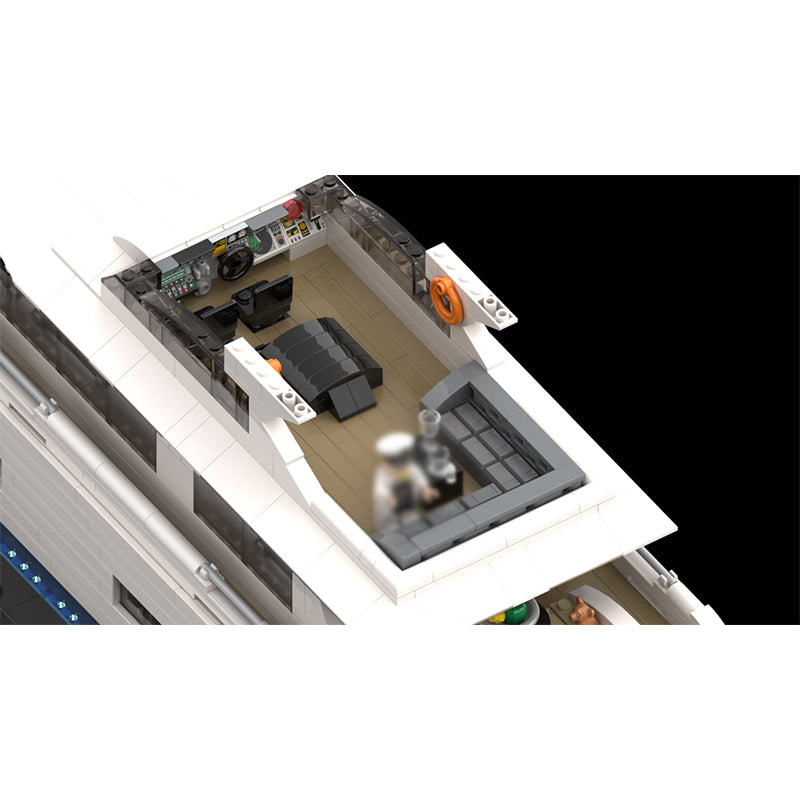 MOC-151521 Luxury Yacht Minifigure Size