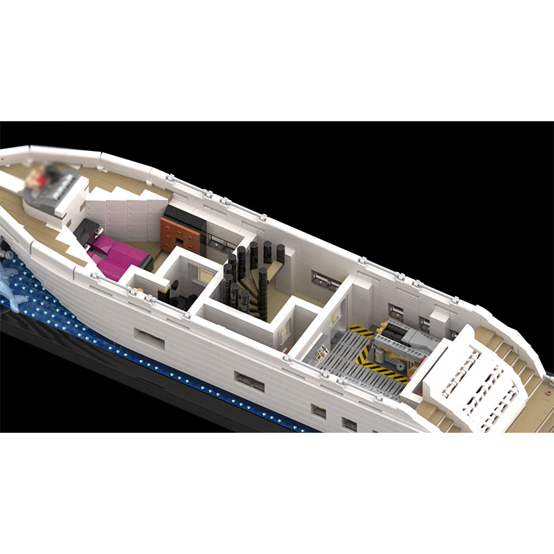 MOC-151521 Luxury Yacht Minifigure Size